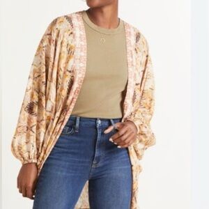 NEW Evereve Tolani Beige and Pink Patterned Kimono